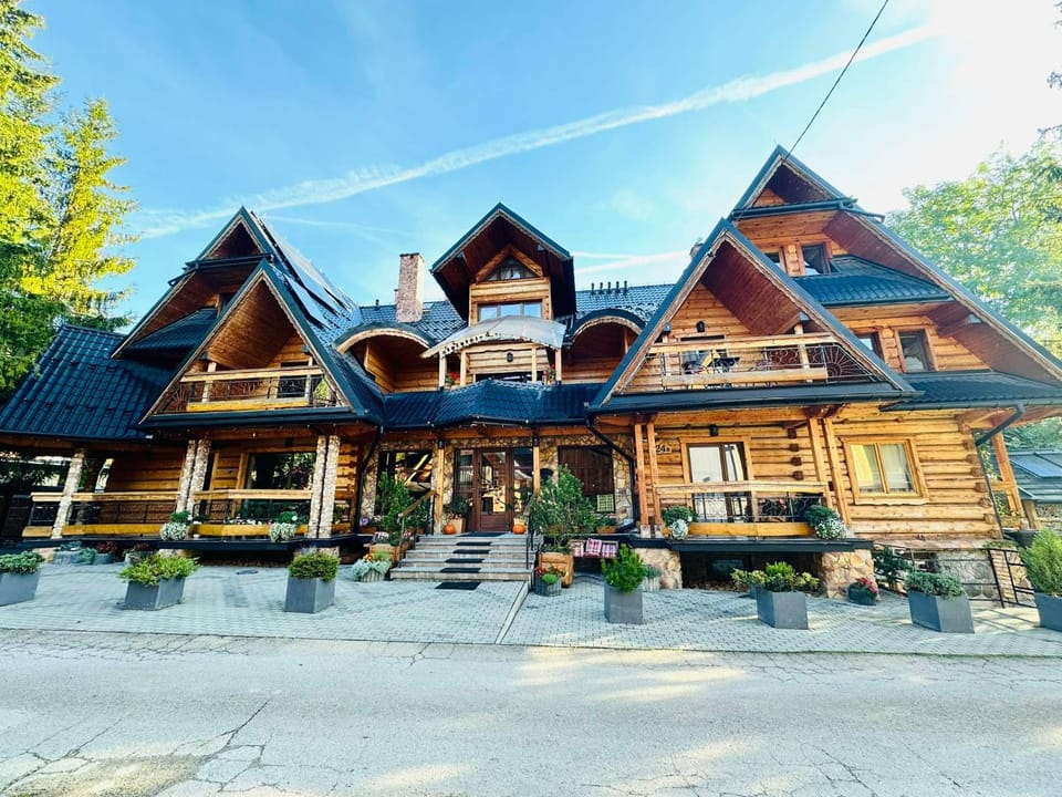 Property building, Day