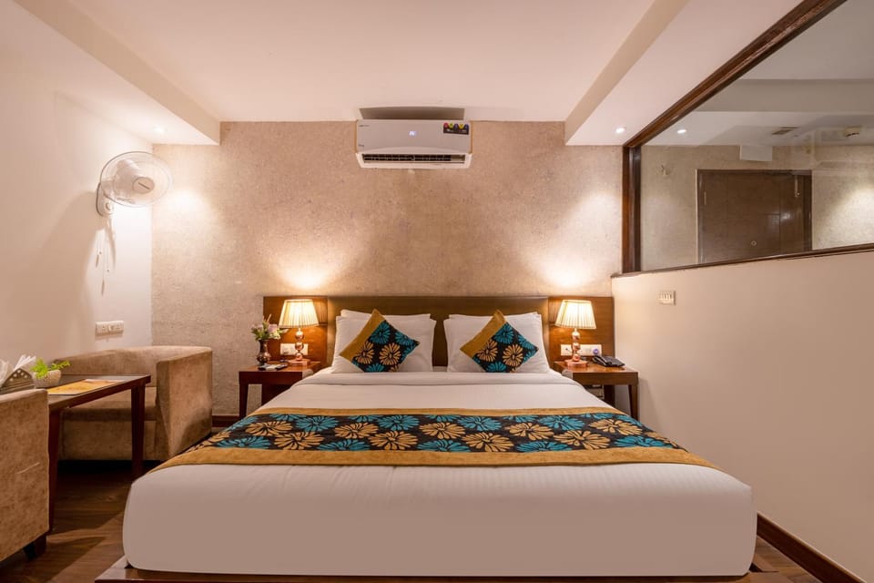 Bed, Photo of the whole room, Bedroom, air conditioner