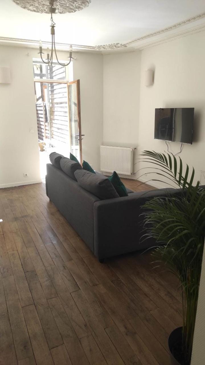 AUBIGNY SUR NERE appartement 1 Apartment hotel in Centre-Val de Loire
