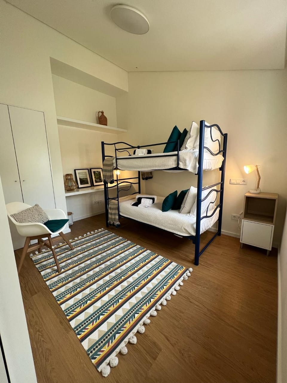 Bedroom, bunk bed