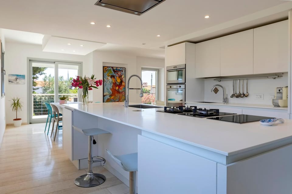Kitchen or kitchenette, kitchen
