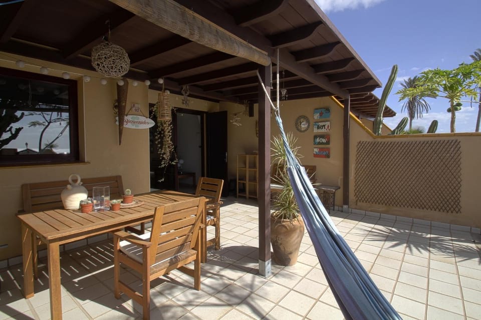 Patio, Garden, Dining area