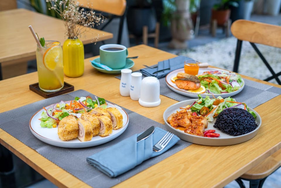 Food and drinks, Food, Breakfast, Breakfast, Continental breakfast, Asian breakfast, Asian breakfast, Lunch, Dinner, Drinks