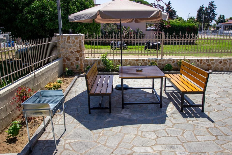 Patio, BBQ facilities