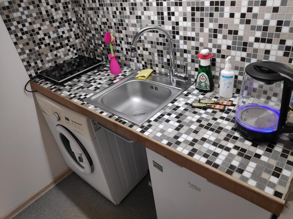 Kitchen or kitchenette, washing machine, kitchen