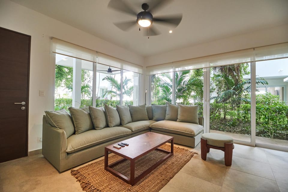 Living room, Garden view