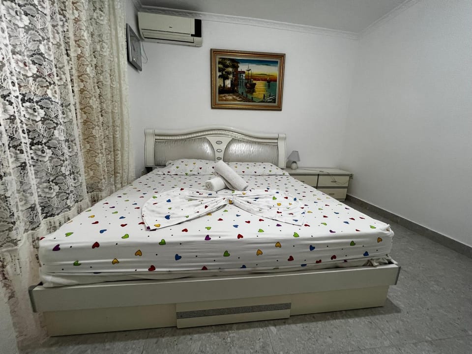 Bed, Bedroom, air conditioner