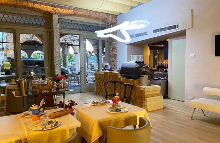 Restaurant/places to eat, Restaurant/places to eat