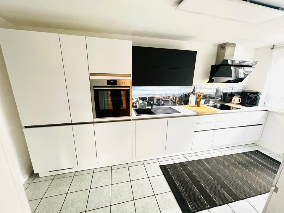 Coffee/tea facilities, Kitchen or kitchenette, dishwasher, minibar, stove