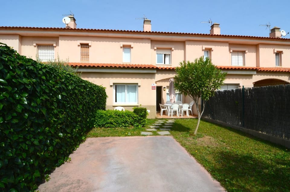 Rambla Mallols 29 House in L'Escala