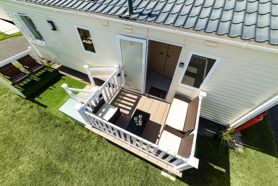 Property building, Balcony/Terrace, Garden view