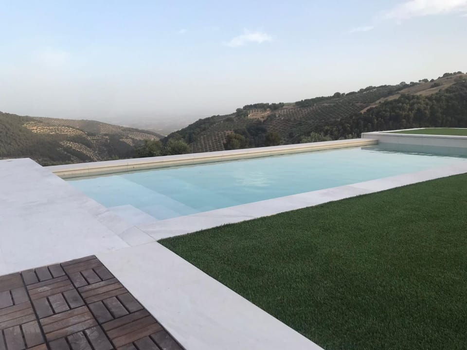 Swimming pool, Swimming pool