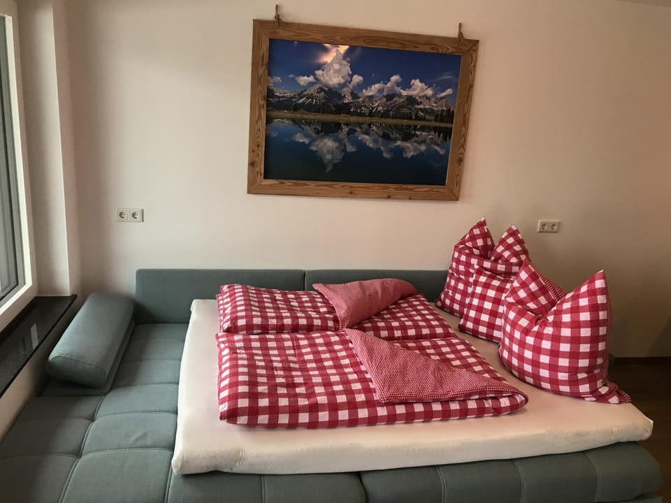 Bed, Living room