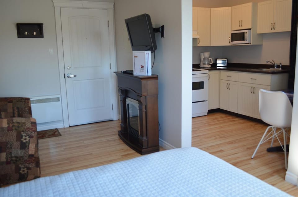 TV and multimedia, Kitchen or kitchenette