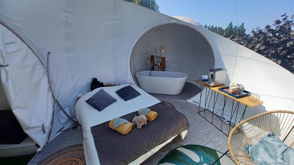 Ecolieu B & Bubble Drincham by BubbleTree BBT SARL Luxury tent in Hauts-de-France
