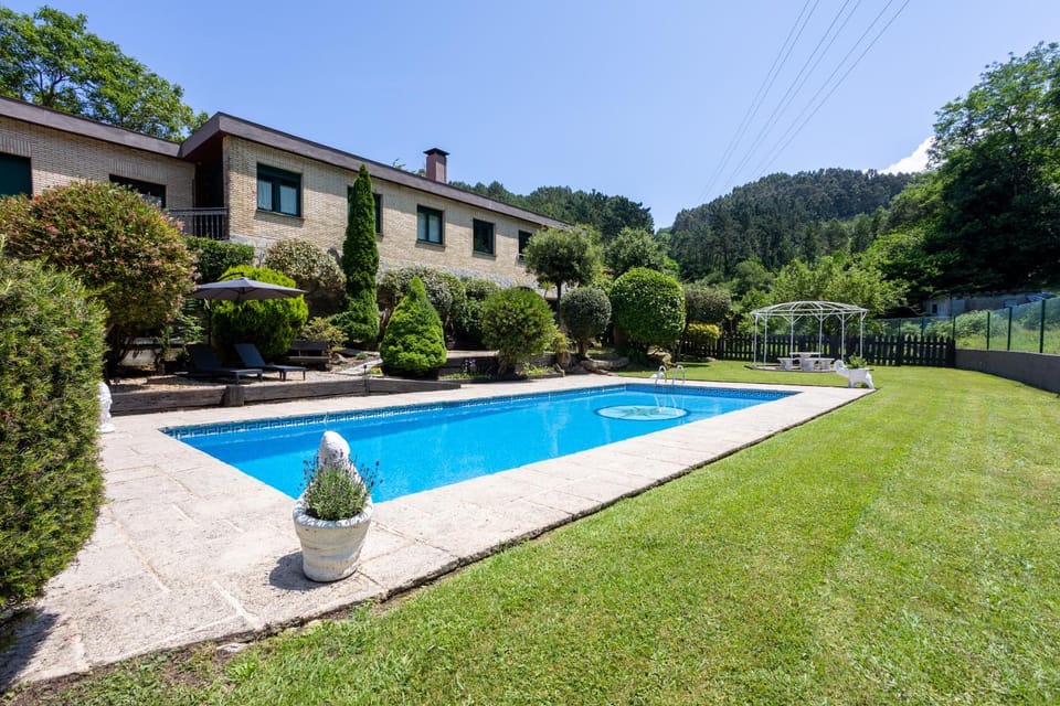 Property building, Garden view, Swimming pool