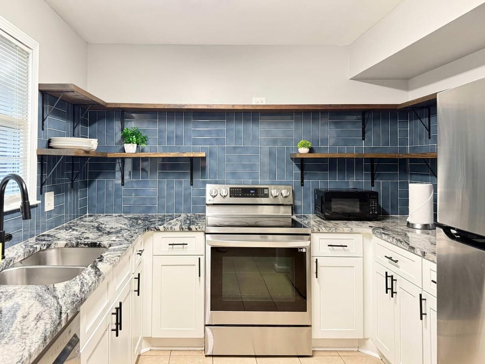 Charming Norcross Townhouse Quiet & Convenient Stay House in Georgia