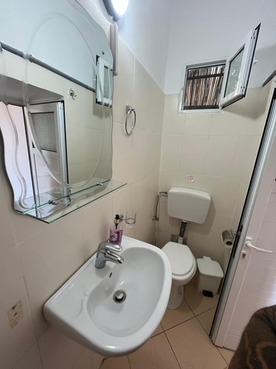 Dina House Bed and Breakfast in Vlorë County, Albania