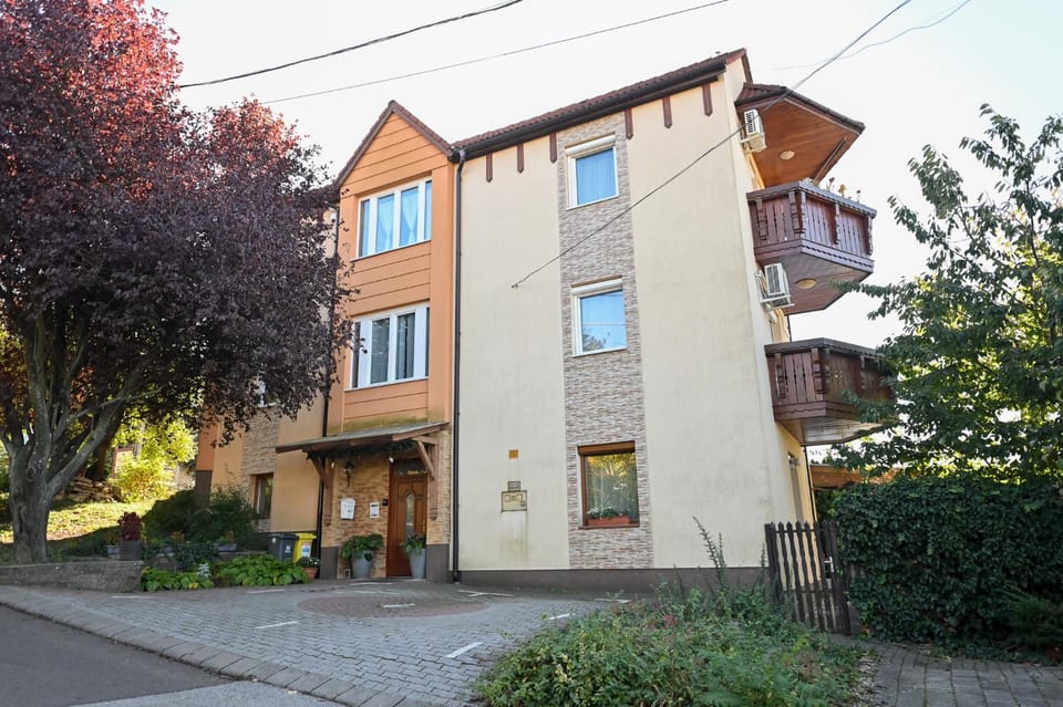 Property building, Neighbourhood, Street view