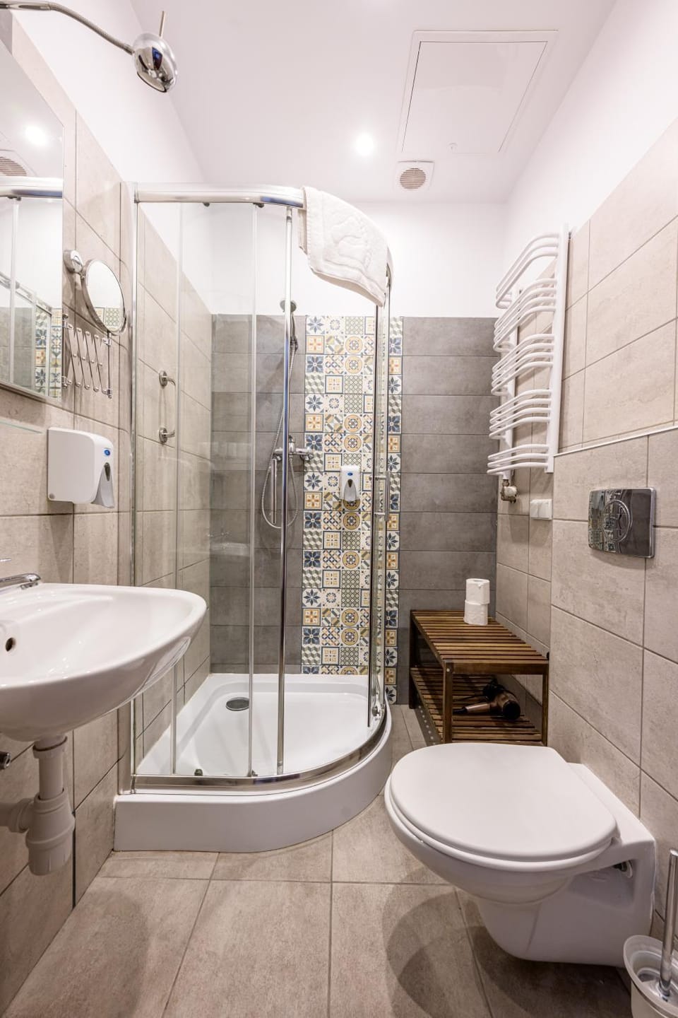 Shower, Toilet, Bathroom, Bath, towels