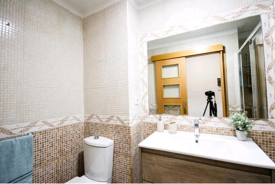 Shower, Bathroom, towels