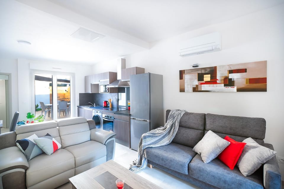 Superbe appartement à 2 pas des Halles, Climatisé, terrasse, garage Apartment in Narbonne