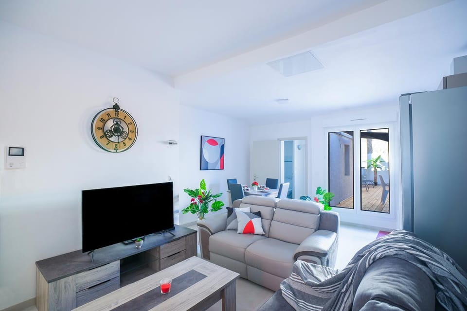 Superbe appartement à 2 pas des Halles, Climatisé, terrasse, garage Apartment in Narbonne