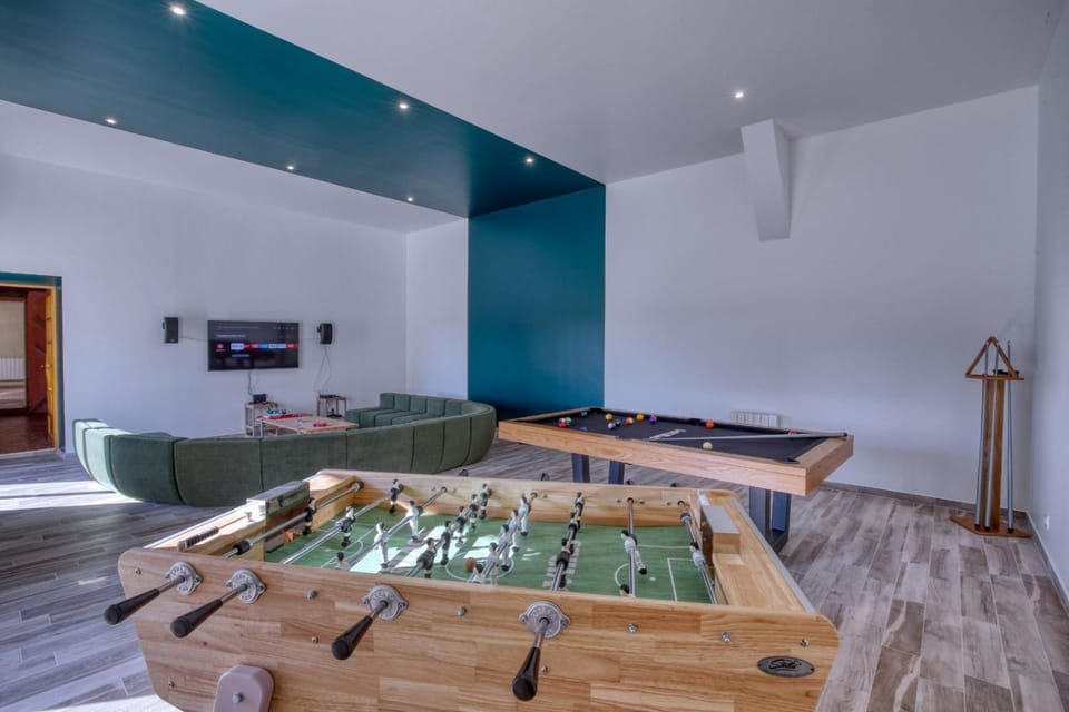 Communal lounge/ TV room, Living room