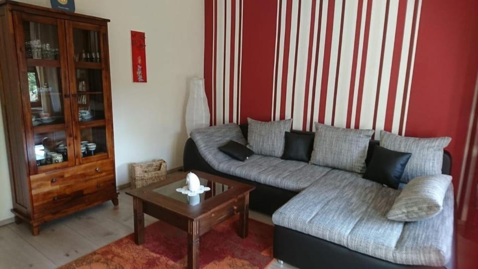 Living room, Photo of the whole room