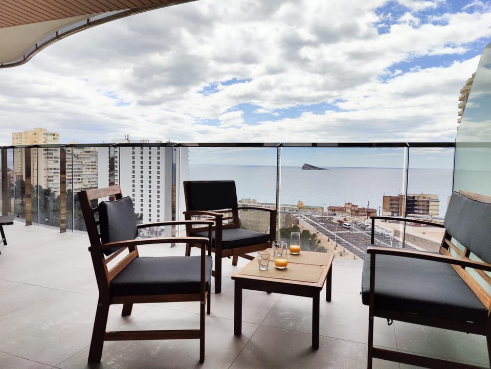 Balcony/Terrace, City view, Sea view, Street view