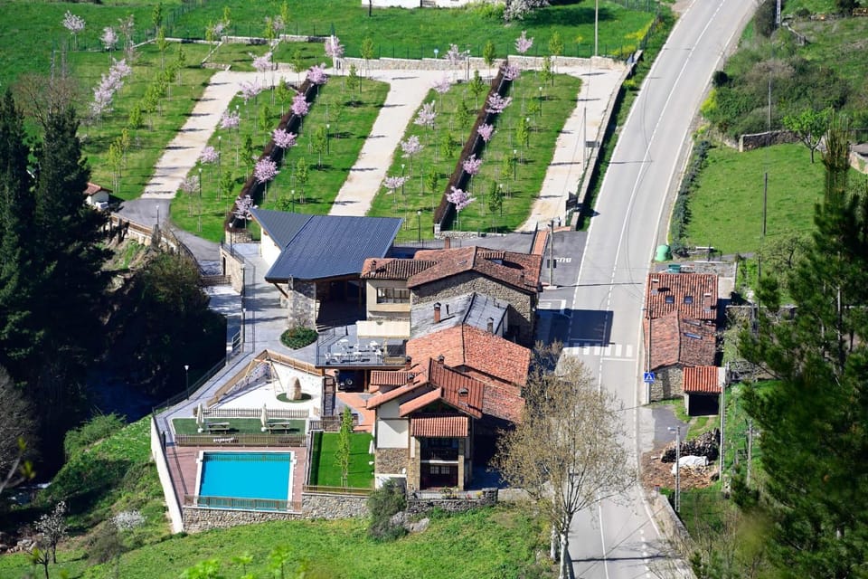 Property building, Spring, Natural landscape, Bird's eye view, Children play ground, Garden, Balcony/Terrace, Swimming pool, sunbed