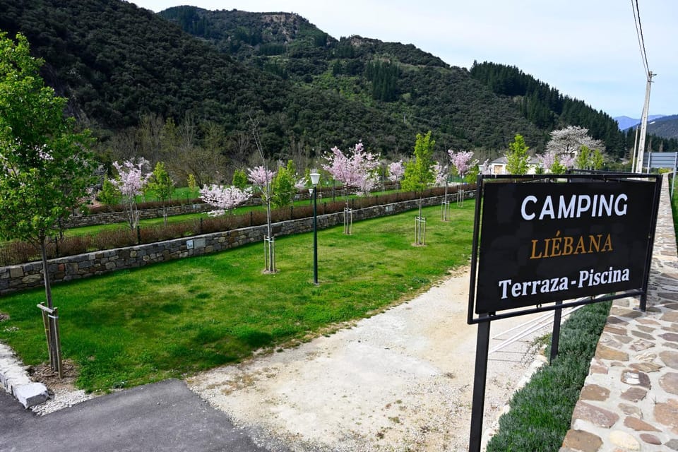 Facade/entrance, Mountain view