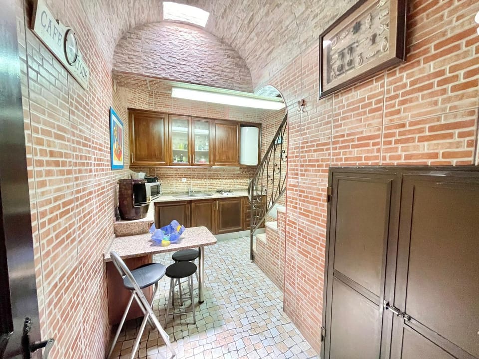 Dining area, Communal kitchen