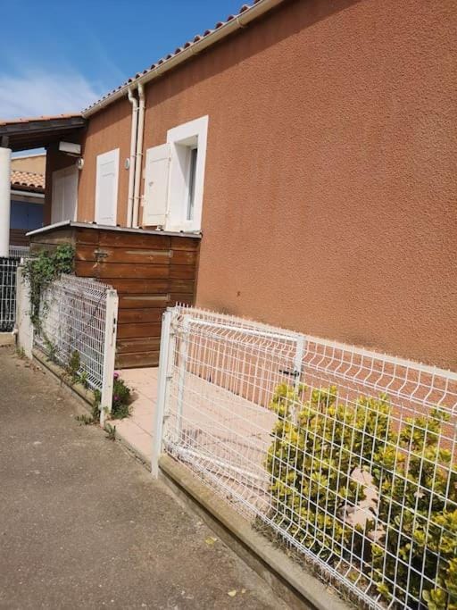 Maison 100m de la plage avec parking securise plus fibre optique internet House in Occitanie