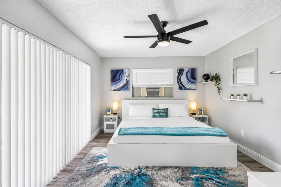 Screened Heated Pool, Sleeps 12 Game Room, 10 Min to Hard Rock Casino House in Seffner