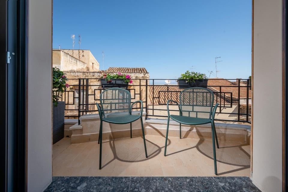 View (from property/room), Balcony/Terrace