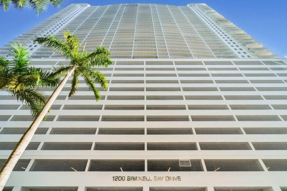 Modern 2/2 with Beautiful Ocean and Brickell Views Apartment in Brickell