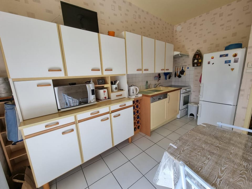 Charmant T2, terrasse privative, proche plage et commerces - Quartier des Présidents, Les Sables d'Olonne - FR-1-325-124 Apartment in Château-d'Olonne