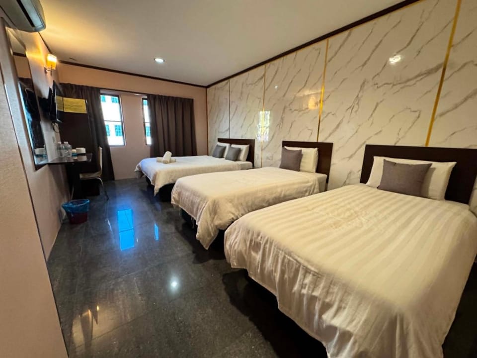 Bed, Photo of the whole room, Bedroom, air conditioner