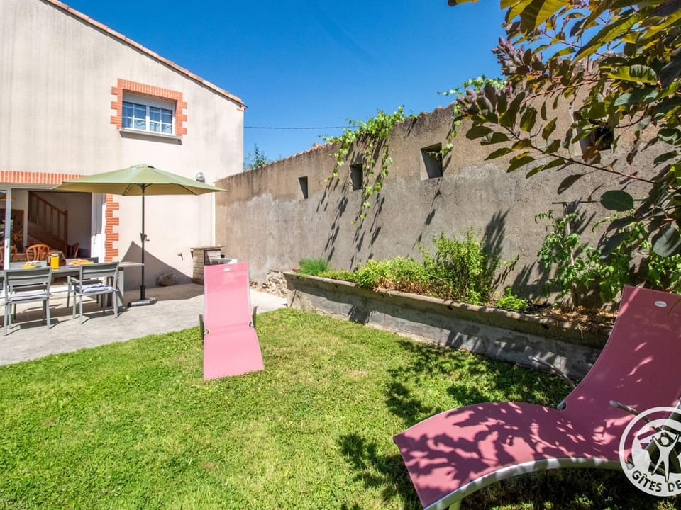 Gîte familial au calme avec terrasse, proche Puy du Fou et plages vendéennes. - FR-1-622-41 House in Pays de la Loire