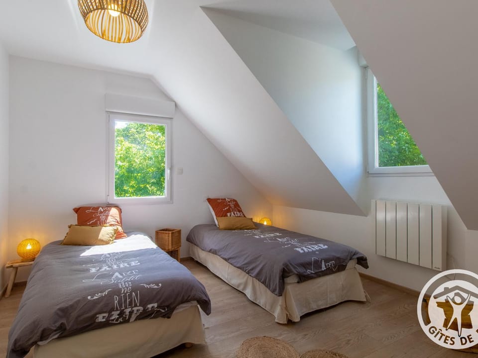Gîte accueillant avec piscine chauffée à partager, près d'Angers, idéal pour vacances en nature - FR-1-622-44 House in Pays de la Loire