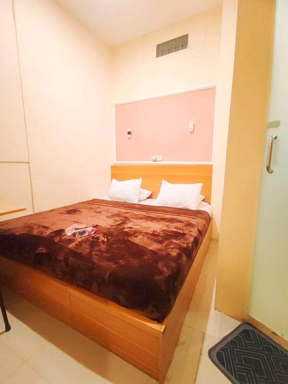 Al-Kiswah Syariah Guest House Bed and Breakfast in East Java