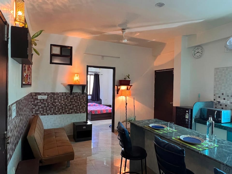 Living room, Dining area