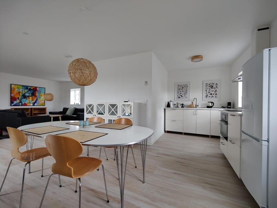 Coffee/tea facilities, Kitchen or kitchenette, Dining area, pet friendly, stove, toaster