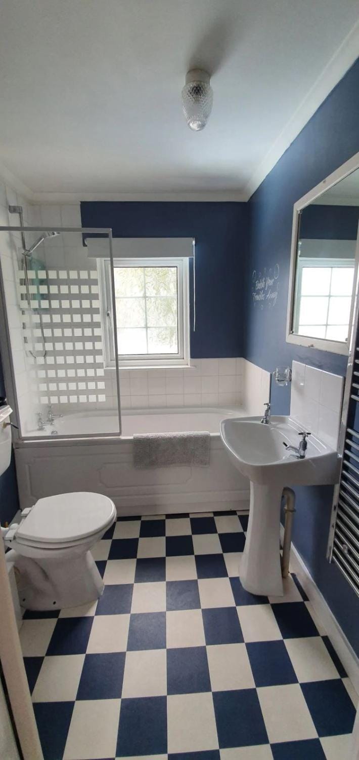 Beautiful 1 bedroom cottage with courtyard. House in Dover District