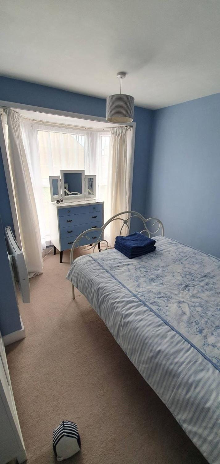 Beautiful 1 bedroom cottage with courtyard. House in Dover District