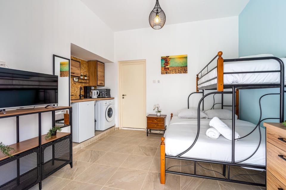 Bed, Kitchen or kitchenette, Bedroom, bunk bed, towels