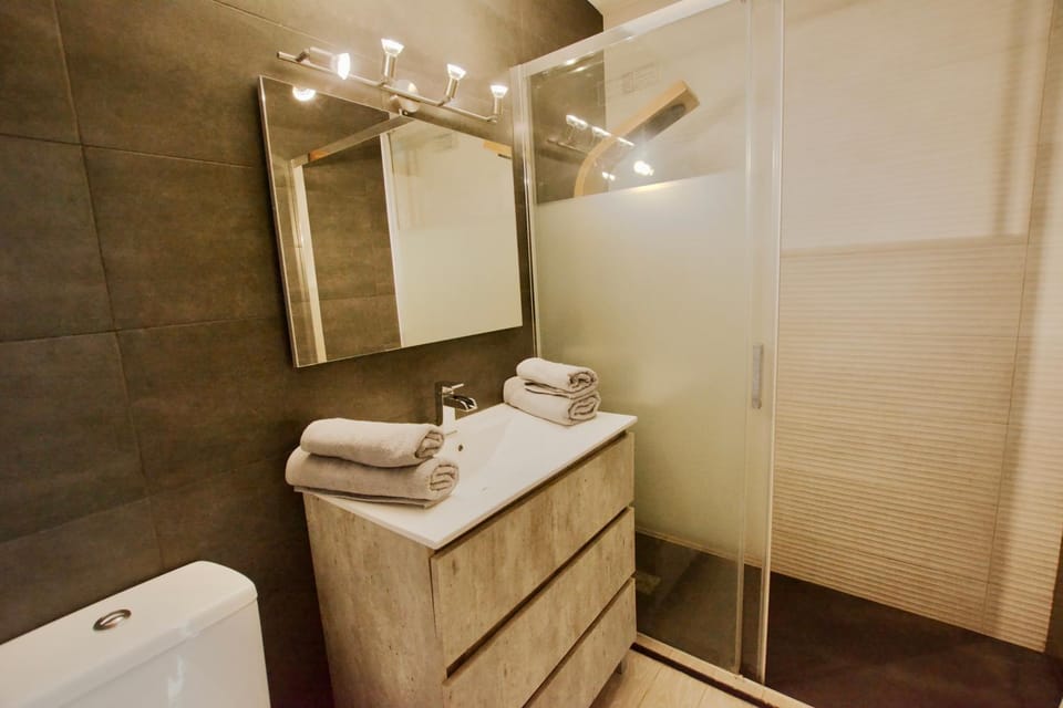 near the port, wide, confortable, WI-FI, terrace, aircon Apartment in Morro Jable