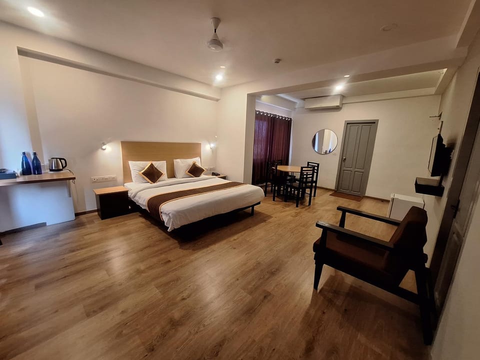 TV and multimedia, Photo of the whole room, Bedroom
