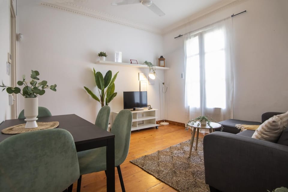 21par1005 - Beautiful Apartment in Paral-lel Apartment in Barcelona